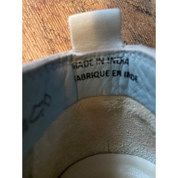 Hush Puppies Leather Side Zipper Botties Women Size 7.5W - Picture 10 of 11